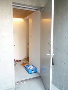 玄関網戸設置で風通しのよい住まいに